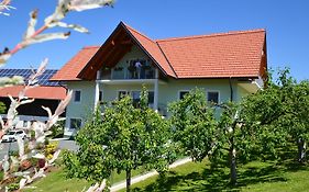 Zirngast Weingut-Buschenschank-Gästezimmer